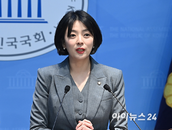 배현진 국민의힘 의원이 15일 서울 여의도 소통관에서 현안관련 기자회견을 하고 있다. [사진=곽영래 기자]