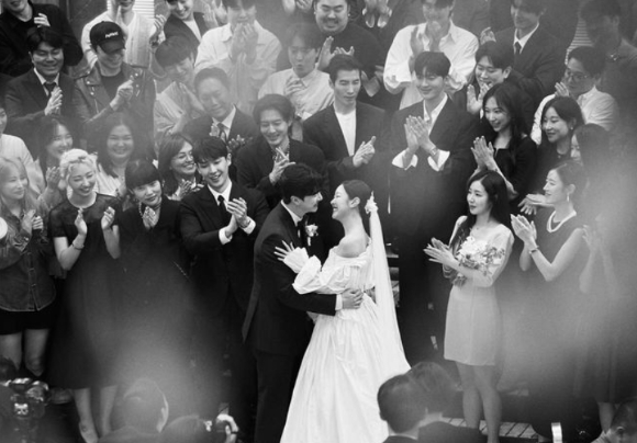산다라박이 동생 천둥과 미미의 결혼을 축하했다. [사진=산다라박 인스타그램]