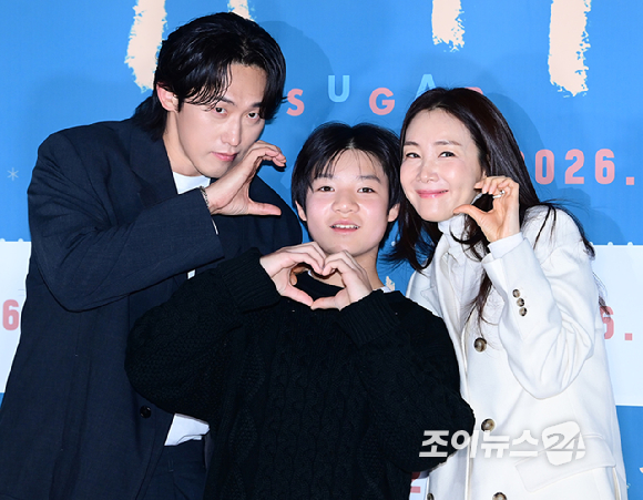 배우 민진웅-고동하-최지우가 18일 오전 서울 용산구 CGV 용산아이파크몰에서 열린 영화 '슈가'(감독 최신춘) 제작보고회에 참석하고 있다. [사진=정소희 기자]