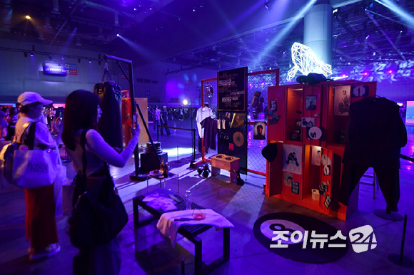 방탄소년단(BTS)과 아미(ARMY, 팬덤명)의 특별한 축제 'BTS FESTA'가 13일 경기도 고양시 킨텍스에서 진행되고 있다. [사진=문수지 기자]