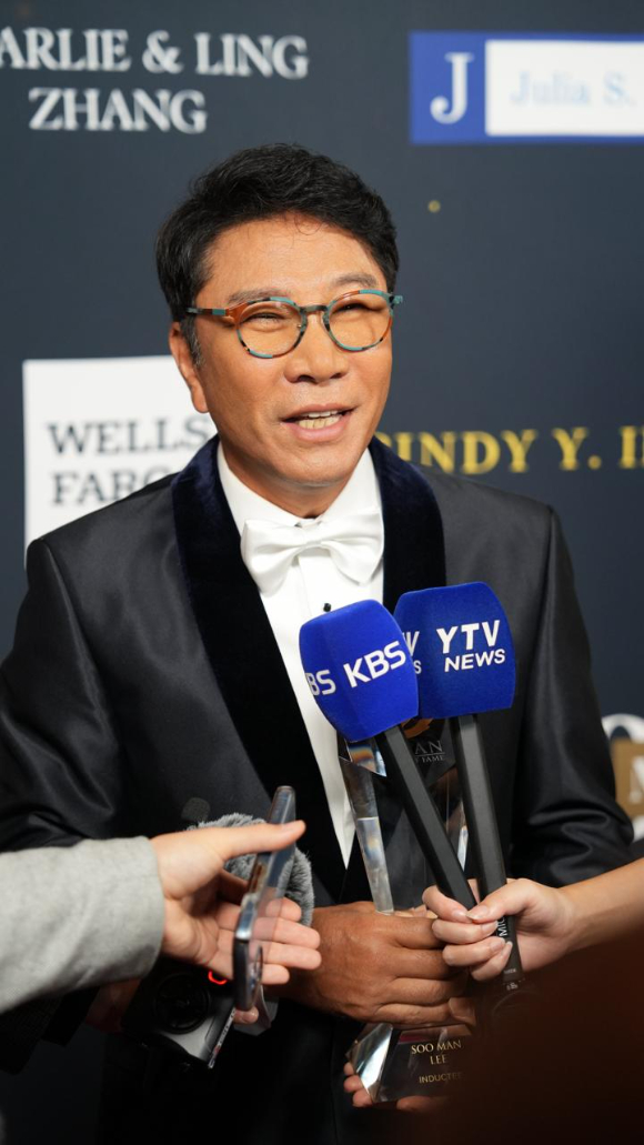 이수만, &apos;아시안 홀 오브 페임&apos; 명예의 전당 헌정