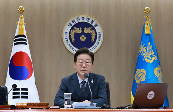 이재명 대통령이 24일 서울 용산 대통령실 청사에서 열린 국무회의를 주재하고 있다. 2025.6.24 [사진=연합뉴스]