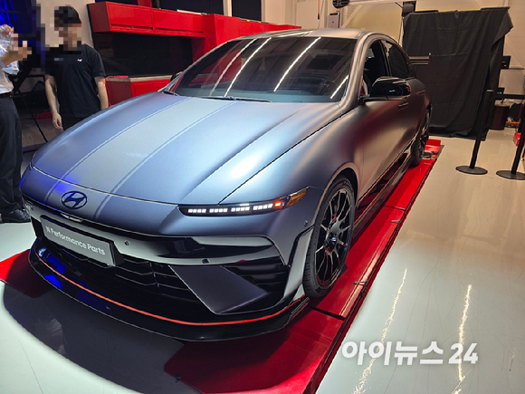 2019년 WRC 레이스에 출전했던 'i20 WRC Coupe'를 통해 실제 당시 주행 상황을 영상과 함께 맵핑 시현하고 있다. [영상=김종성 기자]