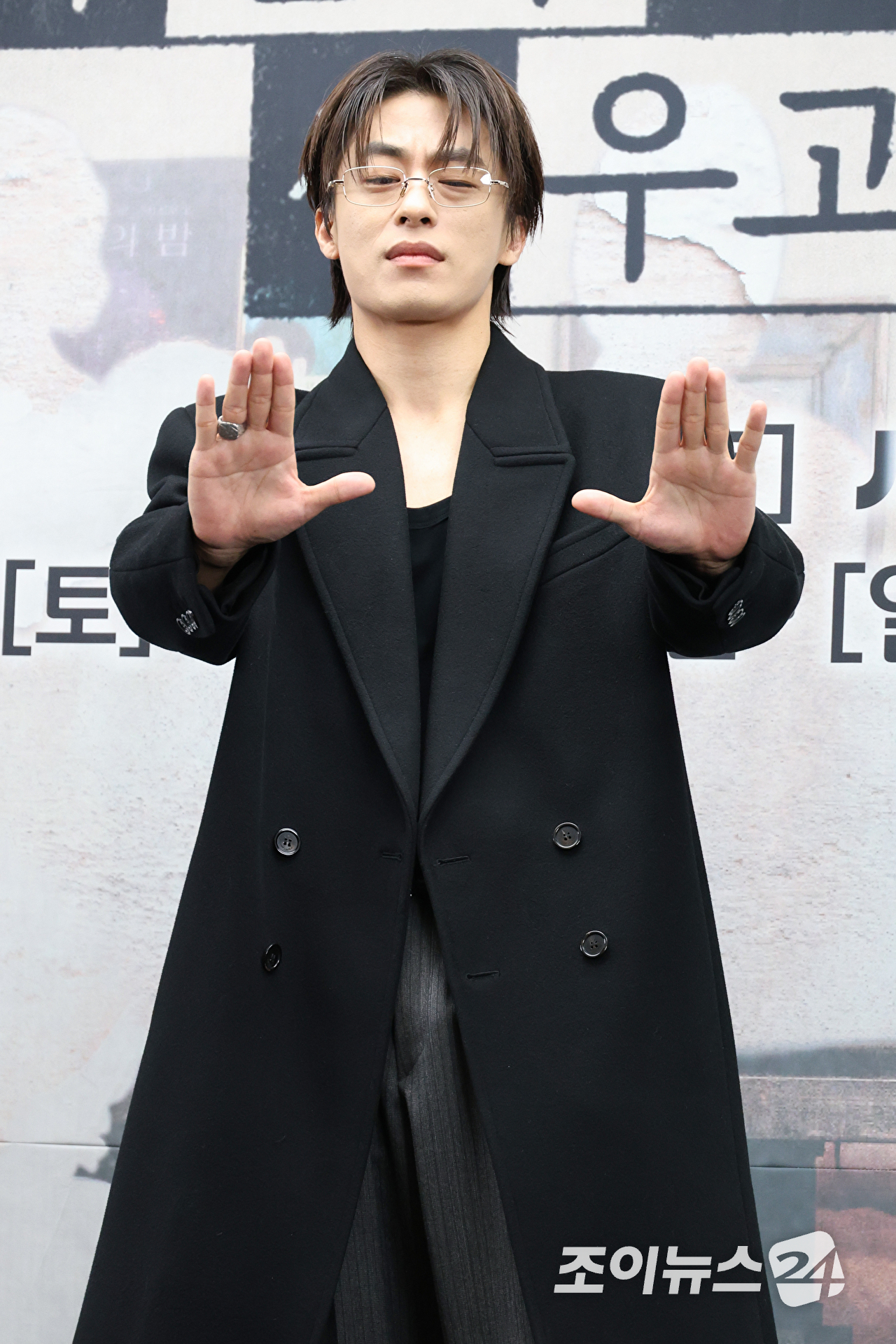 [포토] 구교환 '평범함이란 없는 포즈'