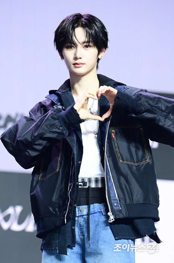 그룹 알파드라이브원 안신이 12일 오후 서울 용산구 블루스퀘어 SOL트래블홀에서 열린 알파드라이브원(ALPHA DRIVE ONE) 첫 번째 데뷔 미니 1집 'EUPHORIA'(유포리아) 발매 기념 쇼케이스에 참석하고 있다. [사진=정소희 기자]