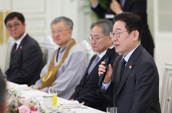이재명 대통령이 12일 청와대에서 열린 종교지도자 초청 오찬간담회에서 발언하고 있다. 2026.1.12 [사진=연합뉴스]