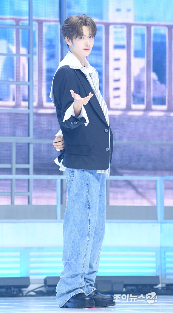 그룹 투어스 영재가 27일 오후 서울 광진구 광장동 예스24라이브홀에서 열린 투어스(TWS) 미니 5집 'NO TRAGEDY' 발매 기념 쇼케이스에서 참석하고 있다. [사진=정소희 기자]