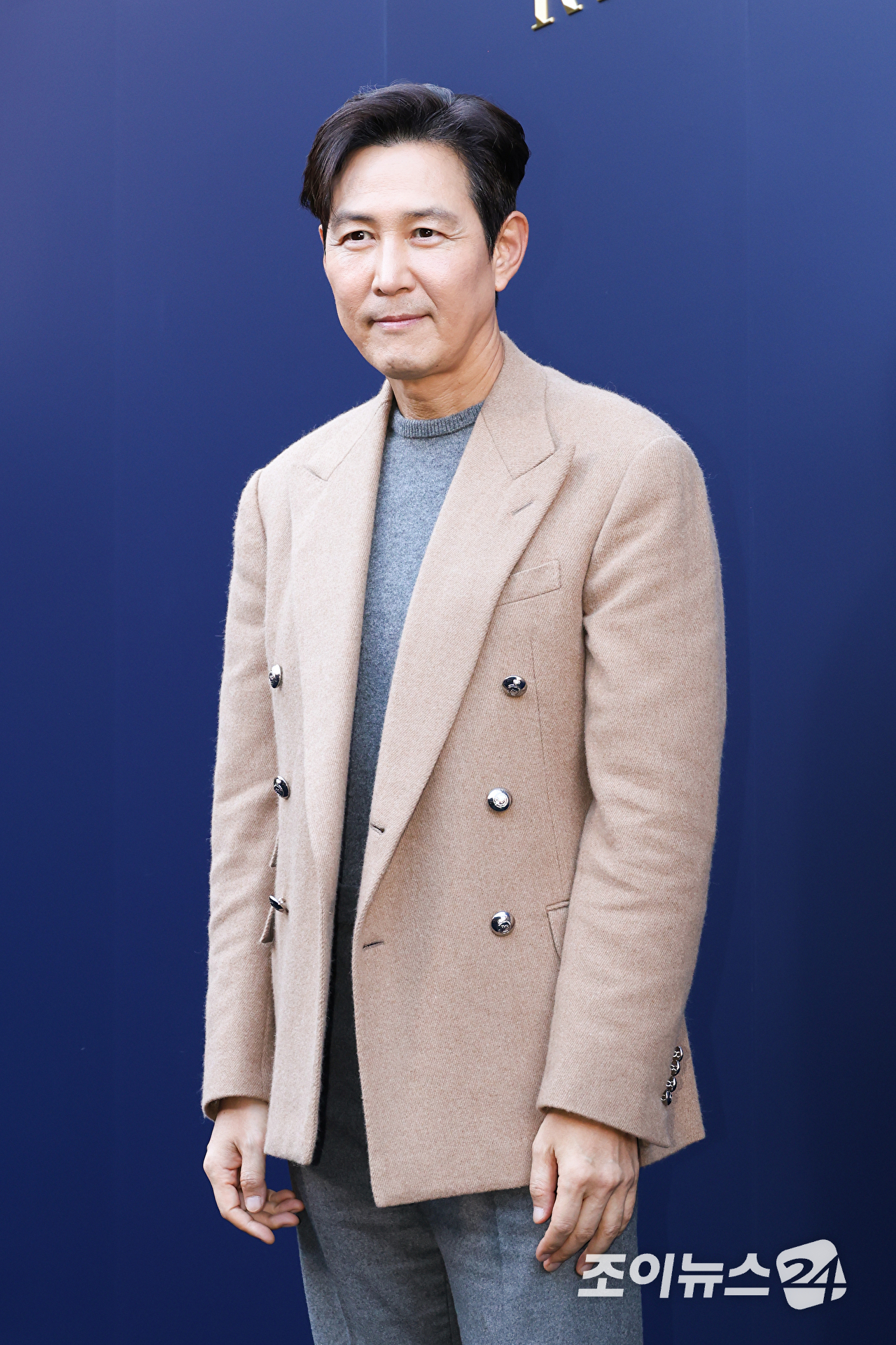 배우 이정재가 15일 오후 서울 종로구 석파정 서울미술관에서 진행된 패션 아이콘 랄프 로렌의 삶을 조명한 HBO 다큐멘터리 '베리 랄프' 스크리닝 이벤트에 참석해 포즈를 취하고 있다. [사진=문수지 기자]