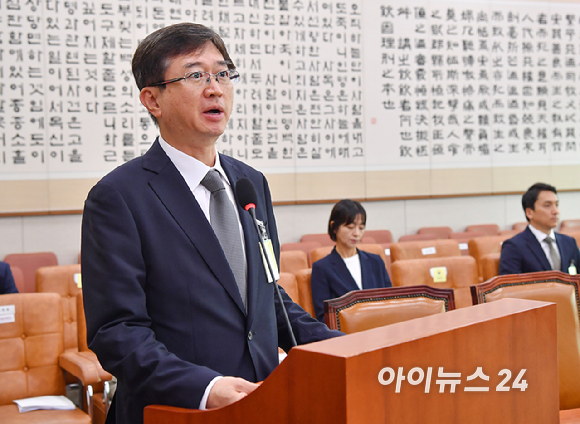 오영준 헌법재판소 재판관 후보자가 18일 오전국회 법제사법위원회에서 열린 인사청문회에서 모두발언을 하고 있다. [사진=곽영래 기자]