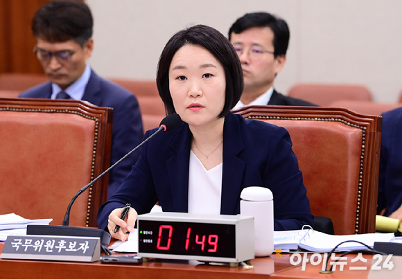 이소영 중소벤처기업부 장관 후보자가 15일 서울 여의도 국회에서 열린 인사청문회에 참석해 의원들의 질의에 답하고 있다. [사진=정소희 기자]