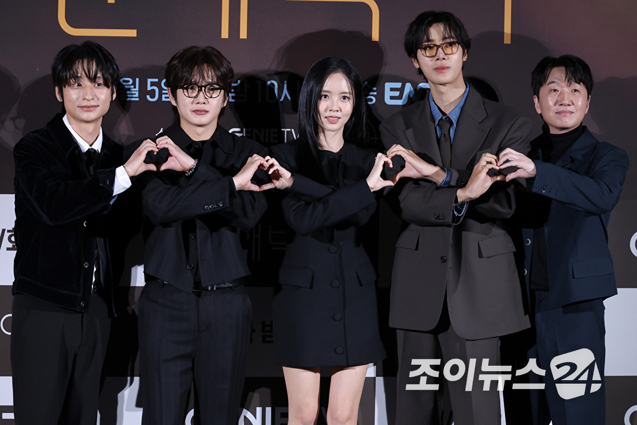 배우 임진효, 김민석, 김소현, 추영우, 이창훈이 2일 오후 서울 용산구 CGV아이파크몰점에서 진행된 ENA 새 월화드라마 '연애박사' 제작발표회에 참석해 포즈를 취하고 있다. [사진=문수지 기자]