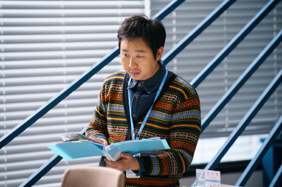 배우 김기두가 디즈니+ 오리지널 '키스 식스 센스'에서 활약한다.  [사진=디즈니+]