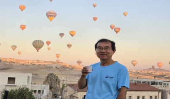 시바스의 대(大)모스크 단지를 사람들이 지나가고 있다. [사진=윤영선]