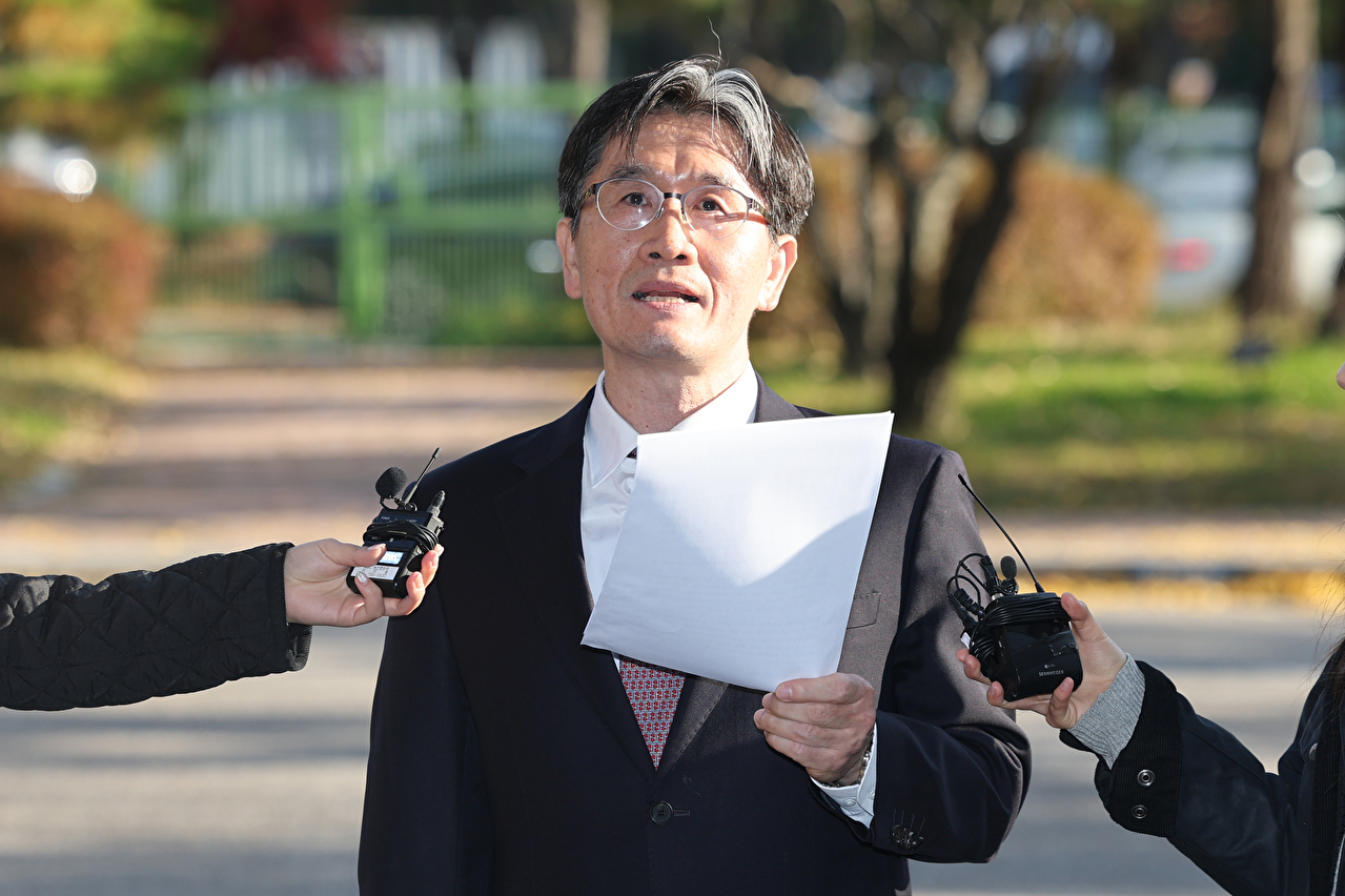 오동운 고위공직자범죄수사처장이 11일 정부과천청사 공수처로 출근하며 입장을 밝히고 있다. 2025.11.11 [사진=오동운]