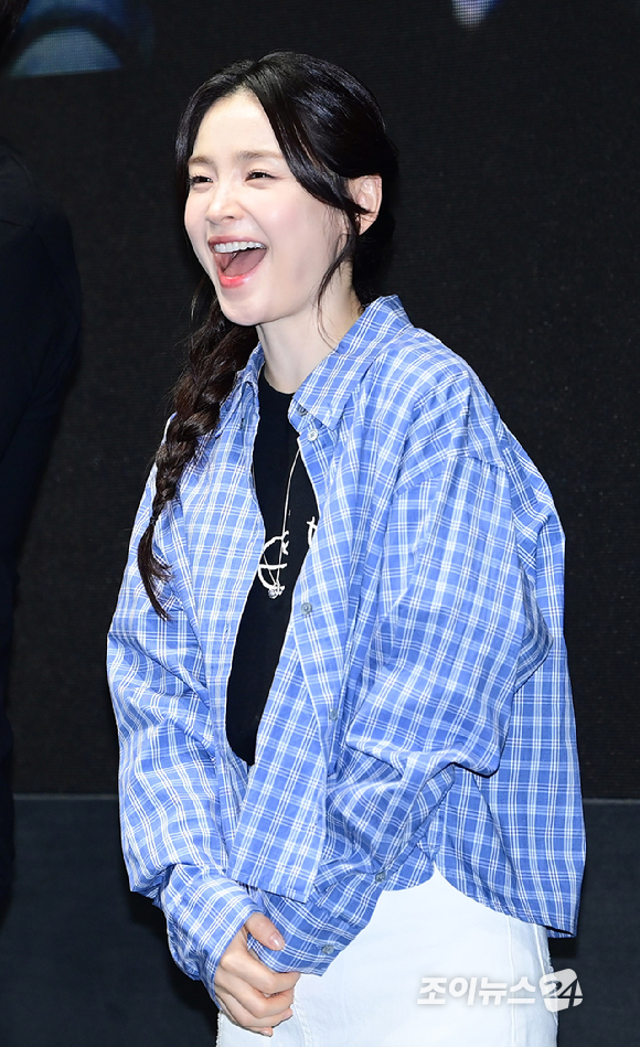 배우 전미도가 17일 오후 서울 강남구 삼성동 메가박스 코엑스점에서 열린 영화 '왕과 사는 남자' 1,300만 돌파 흥행 감사 무대 인사에 참석하고 있다. [사진=정소희 기자]