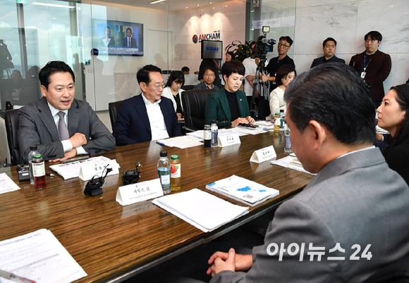 장동혁 국민의힘 대표가 4일 오후 서울 여의도 주한미국상공회의소에서 열린 국민의힘-주한미국상공회의소(AMCHAM) 간담회에서 발언을 하고 있다. [사진=곽영래 기자]