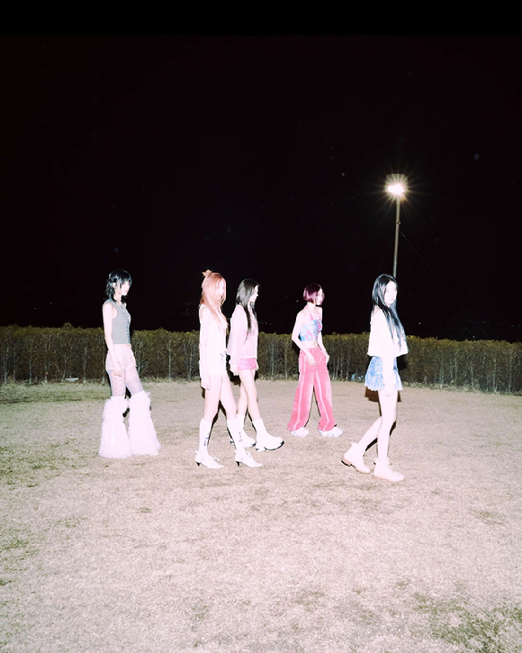 ITZY 단체 콘셉트 포토 [사진=JYP엔터테인먼트]