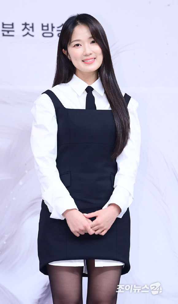 배우 김혜윤이 16일 오후 서울 목동 SBS에서 열린 SBS 새 금토드라마 '오늘부터 인간입니다만' 제작발표회에 참석하고 있다. [사진=정소희 기자]