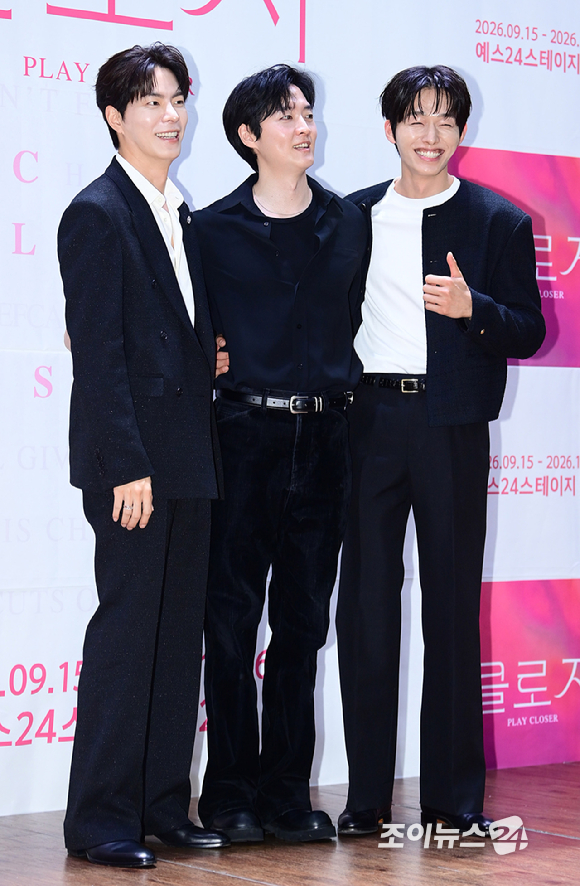 배우 홍종현-강영석-이도윤이 2일 오후 서울 종로구 대학로 이음아트홀에서 열린 연극 '클로저' 제작 발표회에 참석하고 있다. [사진=정소희 기자]