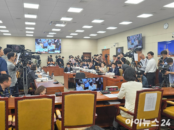 24일 국회에서 이진숙 방송통신위원장 후보자에 대한 인사청문회가 진행되고 있다. [사진=안세준 기자]