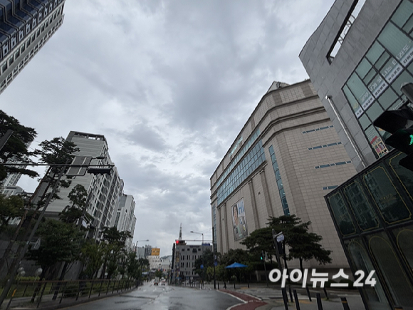 현대백화점 미아점 바로 앞에 위치한 롯데캐슬 클라시아 전경. [사진=김민지 기자]