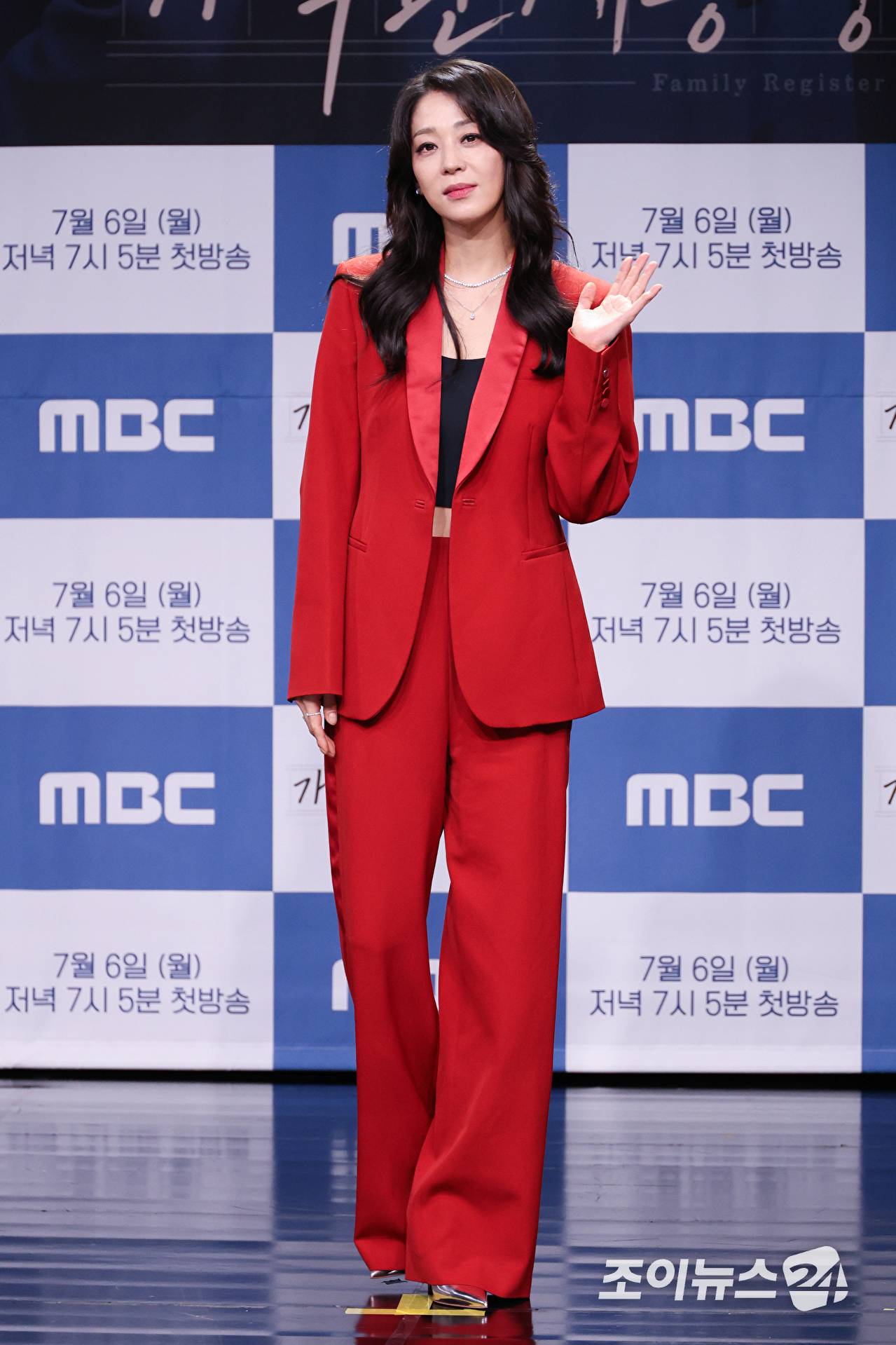배우 한고은이 2일 오후 서울 마포구 상암동 MBC에서 진행된 MBC 새 일일드라마 '가족관계증명서' 제작발표회에 참석해 포즈를 취하고 있다. [사진=문수지 기자]