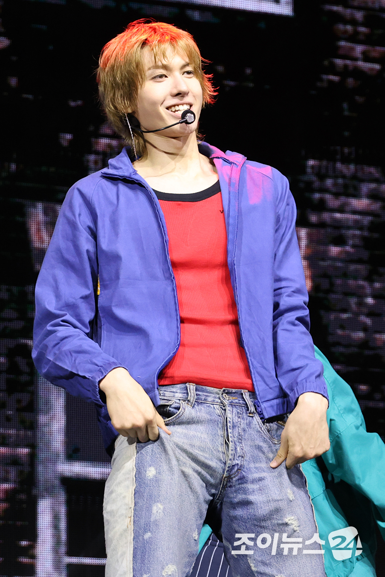 그룹 코르티스 마틴이 20일 오후 서울 광진구 광장동 예스24라이브홀에서 열린 미니 2집 '그린그린(GREENGREEN)' 발매 기념 쇼케이스에 참석해 열띤 무대를 펼치고 있다. [사진=문수지 기자]