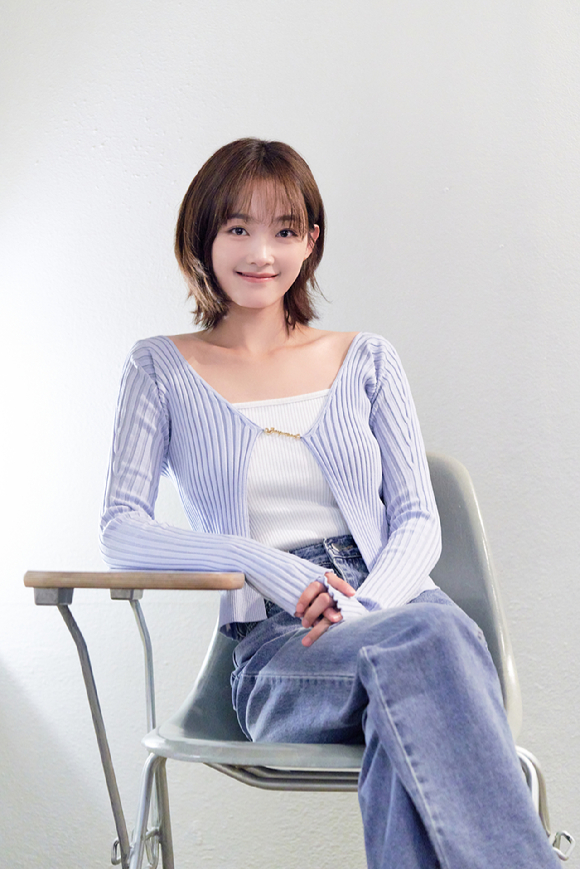 배우 이유미가 JTBC 토일드라마 '힘쎈여자 강남순' 종영 인터뷰에 앞서 포즈를 취하고 있다. [사진=바로엔터테인먼트]