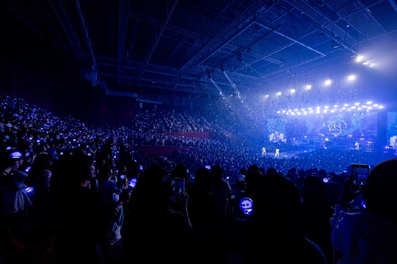 밴드 엔플라잉이 단독 콘서트 '2025 N.Flying LIVE '&CON4 : FULL CIRCLE''(2025 엔플라잉 라이브 '엔콘4 : 풀 서클')에서 팬들을 만나고 있다. [사진=FNC엔터테인먼트]