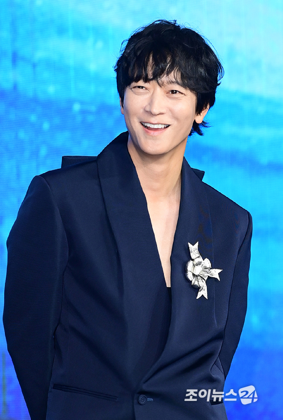 배우 강동원이 2일 오전 서울 종로구 포시즌스 호텔에서 진행된 디즈니 플러스 오리지널 시리즈 '북극성' 제작발표회에 참석하고 있다. [사진=정소희 기자]