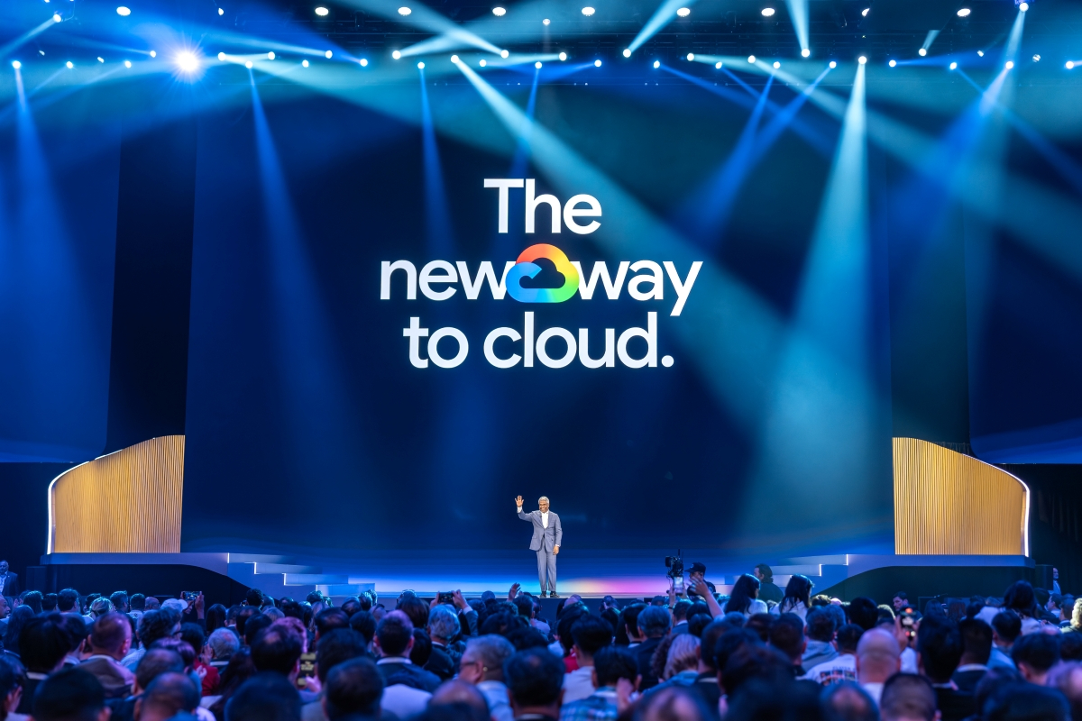 22일(현지시간) 미국 라스베이거스에서 열린 구글클라우드 연례 기술 콘퍼런스에서 토마스 쿠리안 최고경영자(CEO)가 발표하고 있다. [사진=구글클라우드]