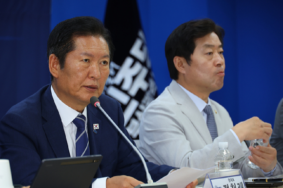 23일 오전 부산 동구 더불어민주당 부산시당에서 열린 부울경 예산정책협의회에서 정청래 대표가 인사말하고 있다. 2025.9.23 [사진=연합뉴스]