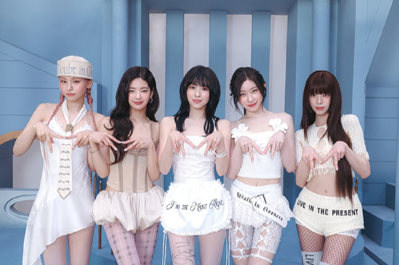 ITZY 'Motto' 뮤직비디오 촬영 비하인드 컷 [사진=JYP엔터테인먼트]