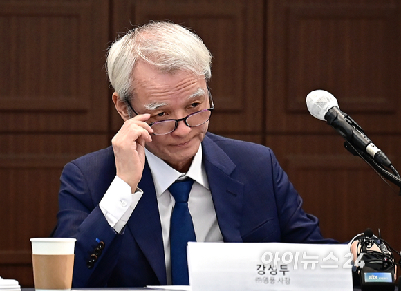 강성두 영풍 사장이 27일 오전 서울 중구 프레스센터에서 열린 영풍 '고려아연 주식 공개매수' 설명 기자간담회에 참석하고 있다. [사진=곽영래 기자]