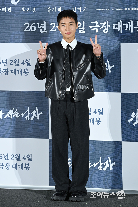 배우 박지훈이 19일 오전 서울 용산구 CGV용산아이파크몰점에서 열린 영화 '왕과 사는 남자'(감독 장항준) 제작보고회에 참석해 포즈를 취하고 있다. [사진=문수지 기자]