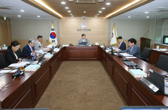 방미통위 "주민번호-연계정보 분리‧보관 조기 시행"