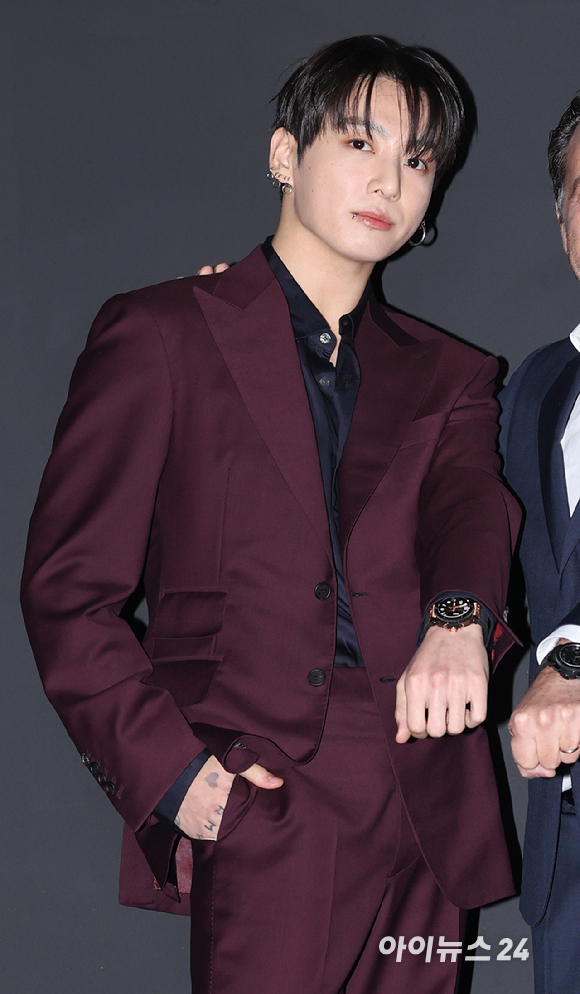 그룹 방탄소년단(BTS) 정국이 2월 12일 오후 서울 강남구 논현동 STRX하우스에서 열린 위블로 글로벌 앰버서더 어나운스먼트 이벤트 포토월 행사에 참석하고 있다. [사진=정소희 기자]