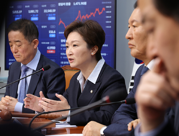 더불어민주당 이언주 최고위원이 6일 서울 여의도 국회에서 열린 최고위원회의에서 발언하고 있다. 2026.2.6 [사진=연합뉴스]