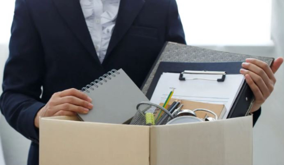 서울 종로구 광화문네거리에서 패딩 등 외투를 입은 시민들이 길을 건너고 있는 모습. [사진=연합뉴스]