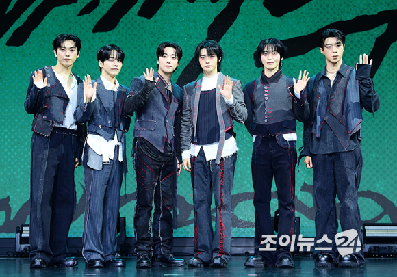 [종합] "불안 딛고, 미래의 문 활짝"⋯ 온앤오프, 완전체 이적 후 3막 시작