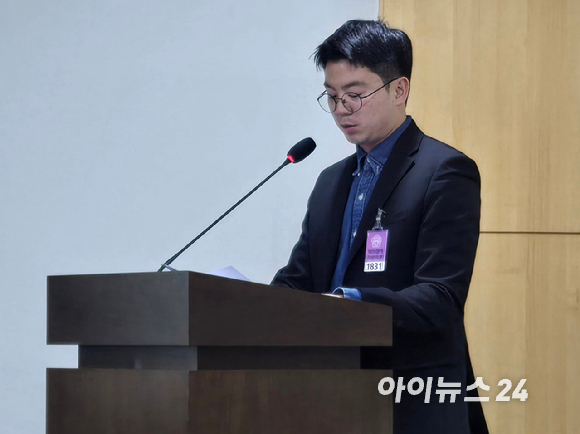 심순형 산업연구원 안보전략산업팀장이 15일 국회에서 열린 '논산 국가방산단과 한국형 국방 클러스터 구축을 위한 세미나'에서 발언하고 있다. [사진=최란 기자]