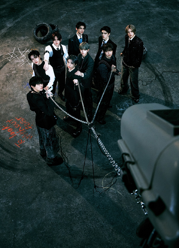 앤팀 단체 콘셉트 포토 [사진=하이브레이블즈]