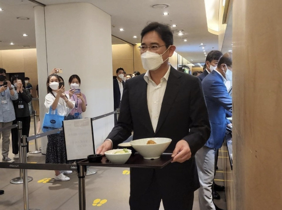 SK하이닉스가 구내식당 급식업체로 삼성웰스토리를 선정했다. 사진은 기사 내용과 관련 없음. [사진=SK하이닉스 ]