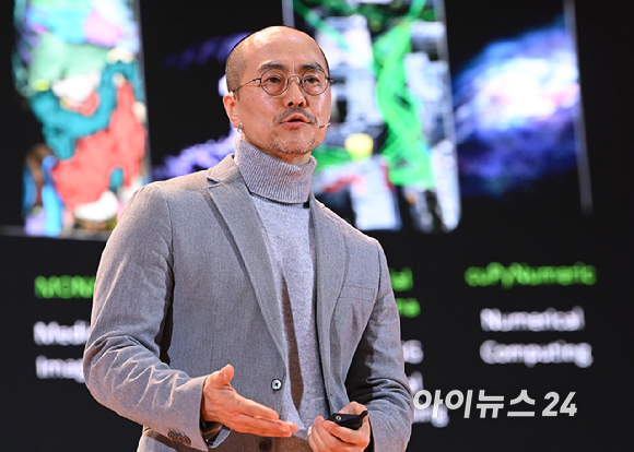 정소영 엔비디아코리아 대표가 11일 서울 강남구 코엑스에서 열린 세미콘 코리아 2026에서 기조 연설을 하고 있다. [사진=곽영래 기자]