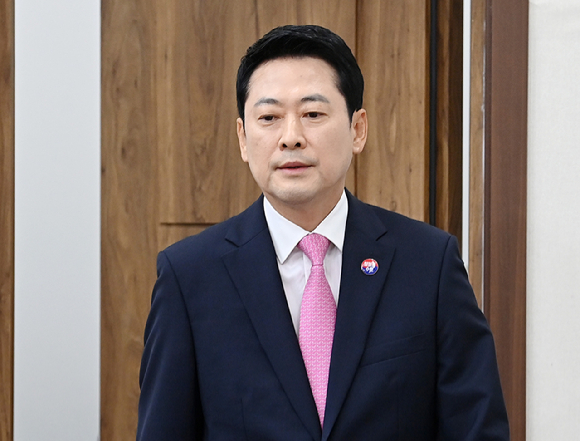 장동혁 국민의힘 당대표가 6일 서울 여의도 국회에서 열린 최고위원회의에 참석하고 있다. [사진=곽영래 기자]