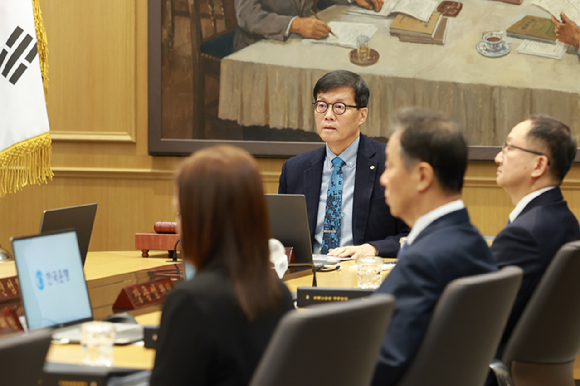 이창용 한국은행 총재가 15일 서울 중구 한국은행에서 금융통화위원회 통화정책방향 회의를 주재하고 있다. [사진=한국은행]