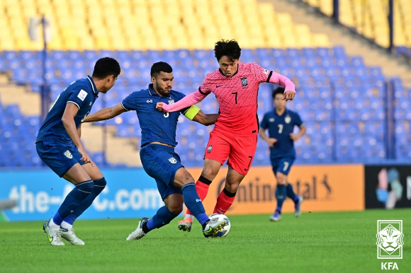 황선홍 감독이 지휘봉을 잡고 있는 한국 23세 이하 축구대표팀이 오는 15일부터 카타르에서 개막하는 '2024 AFC U23 아시안컵'(U23 아시안컵)에 참가한다.  [사진=대한축구협회(KFA)]