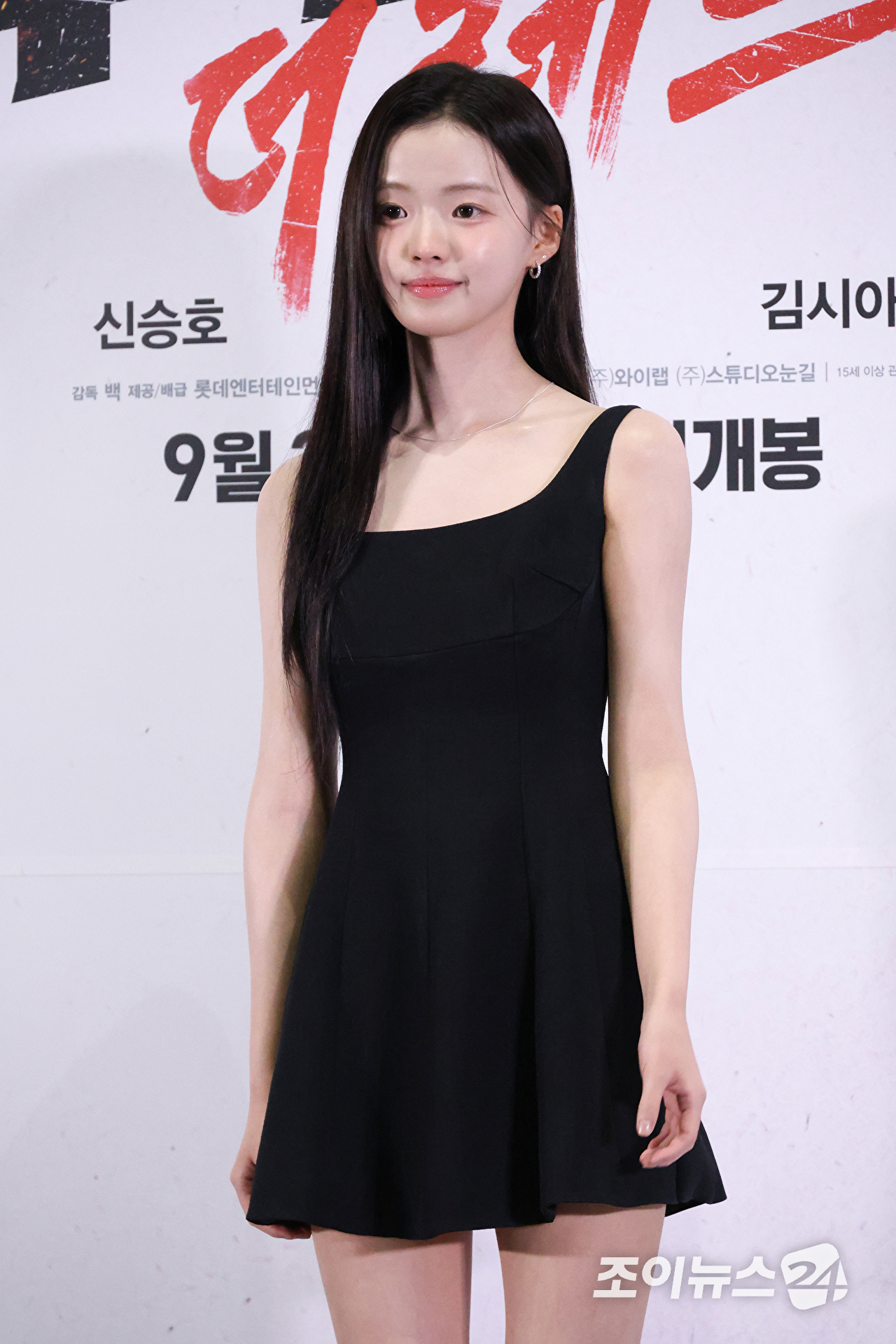 배우 김시아가 16일 오후 서울 송파구 롯데시네마 월드타워점에서 진행된 영화 '부활남: 더 레드'(감독 백종열) 언론시사회에 참석해 포즈를 취하고 있다. [사진=문수지 기자]