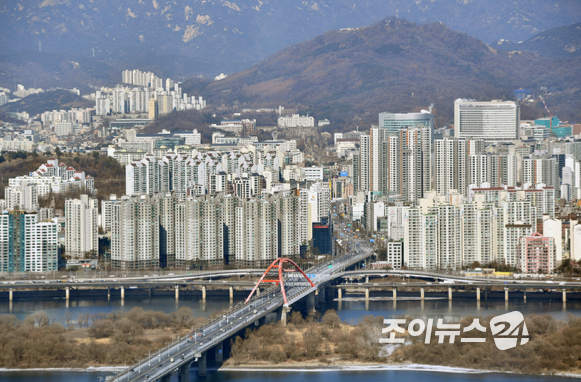 서울 아파트 절반 이상이 고가 주택으로 나타났다.[사진=정소희 기자]