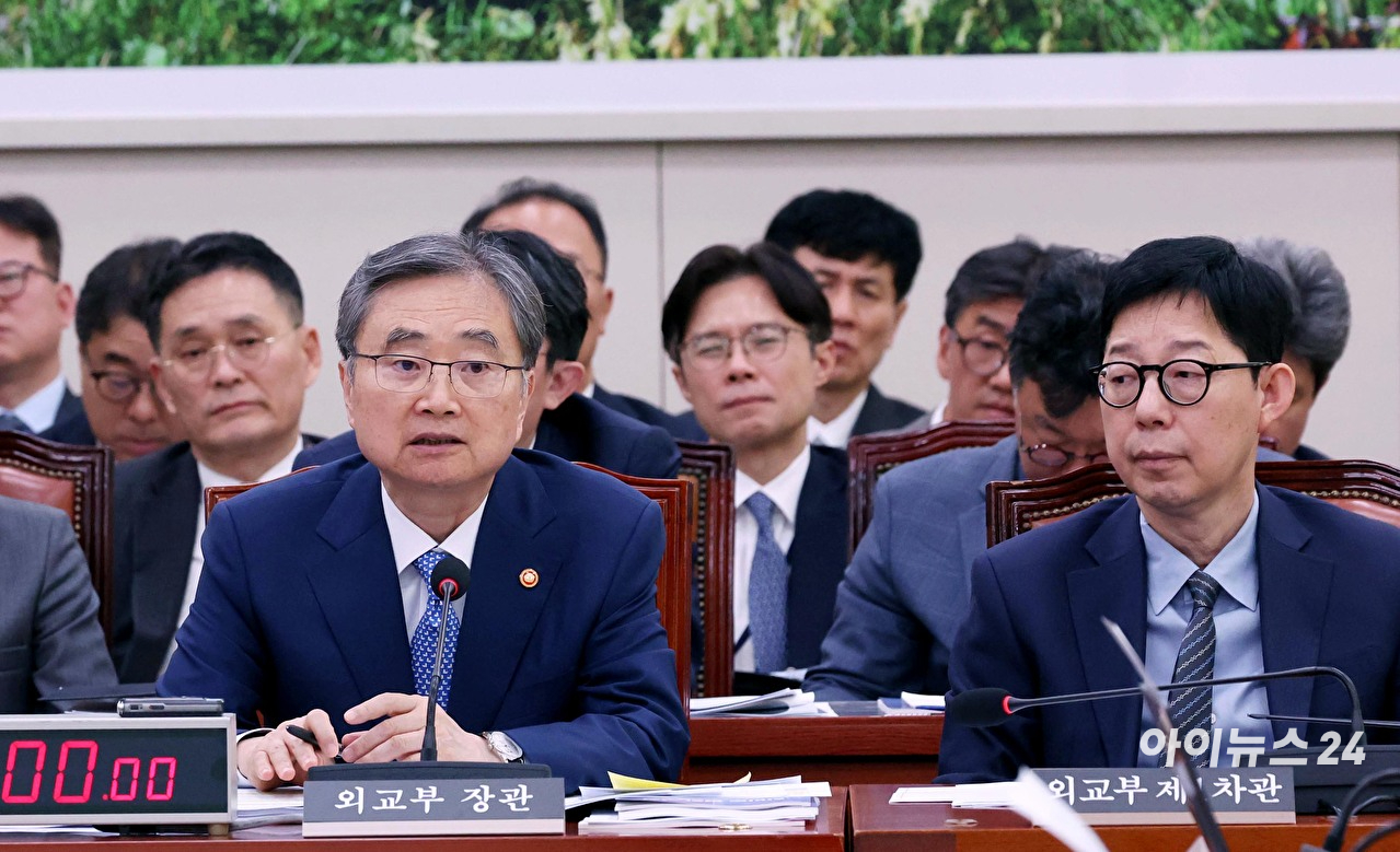 이진수 법무부 장관 직무대행이 8일 국회 법제사법위원회에서 열린 법무부, 대한법률구조공단 등에 대한 국정감사에서 법사위원 질의에 답하고 있다. 2026.10.8 [사진=연합뉴스]